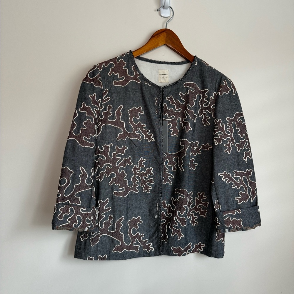 Embroidered Crew Neck Jacket - Picture 3 of 13